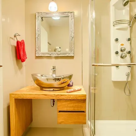 16655f Apartment *