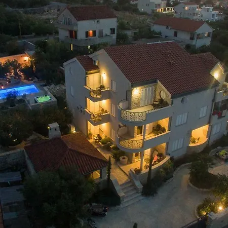 16655f Apartment *