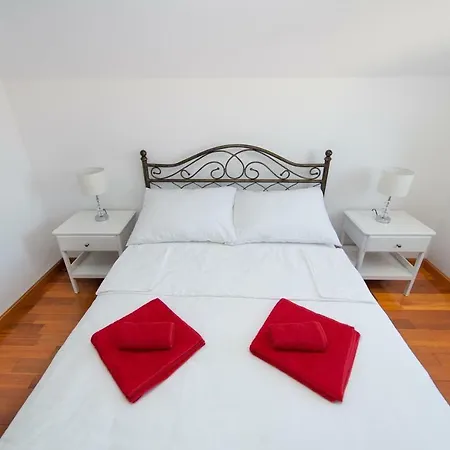 16655f Apartment *